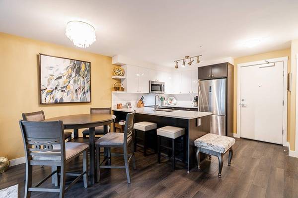 2525 Clarke ST #221, Port Moody, BC V3H 0J3