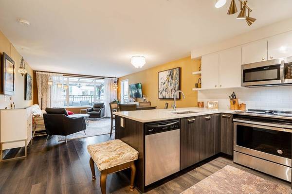 2525 Clarke ST #221, Port Moody, BC V3H 0J3