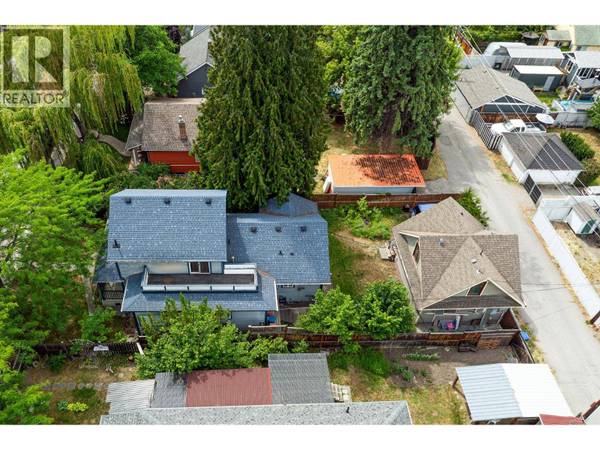 822 Lawrence Avenue, Kelowna, BC V1Y6L9
