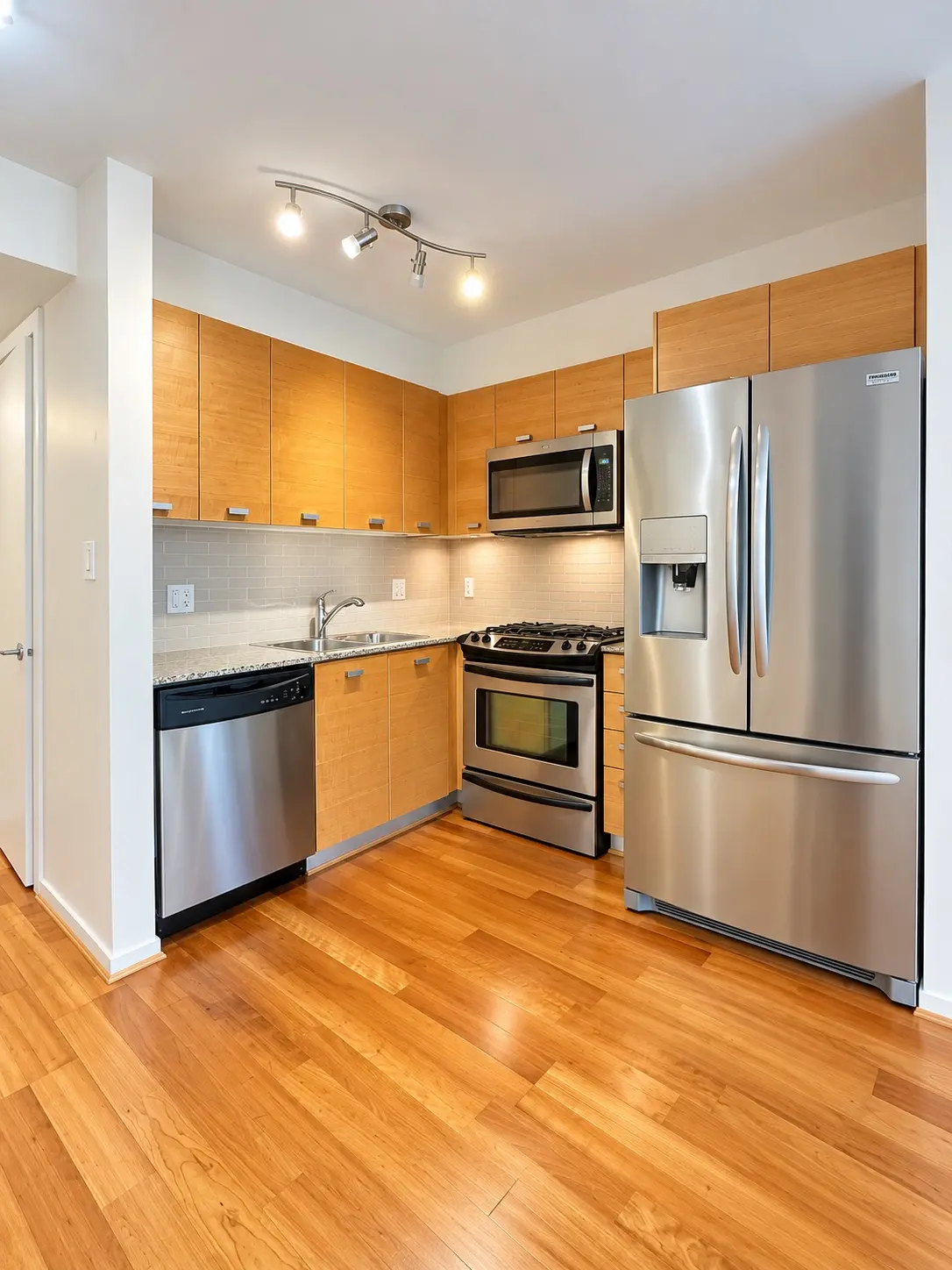 2483 Spruce St #205, Vancouver, BC V6H 4J2