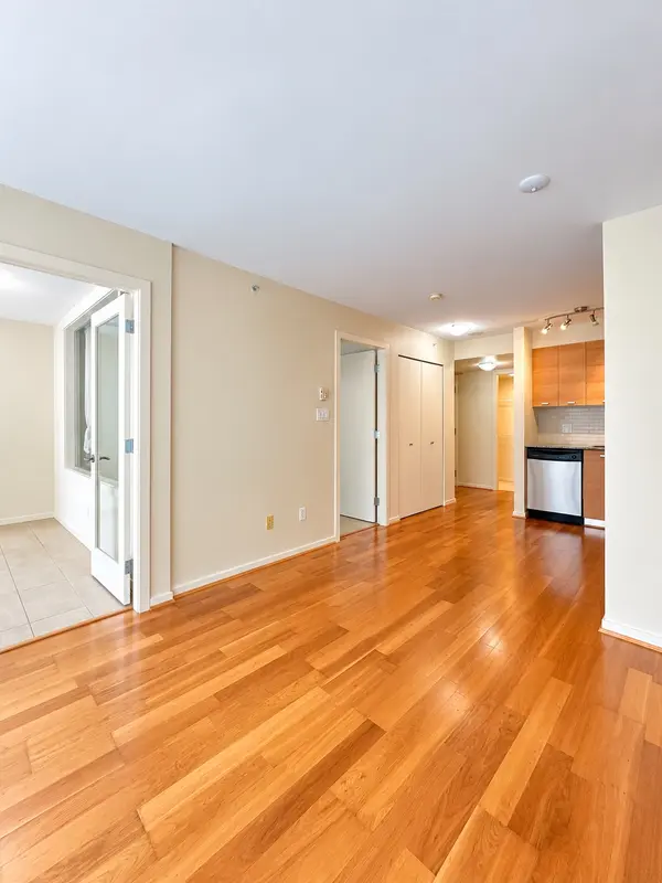 2483 Spruce St #205, Vancouver, BC V6H 4J2