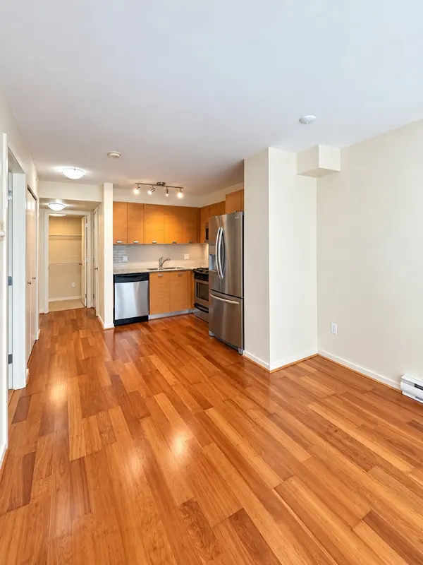 2483 Spruce St #205, Vancouver, BC V6H 4J2