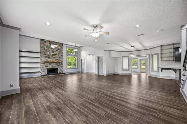 5350 Skinner LN, Richmond, TX 77406