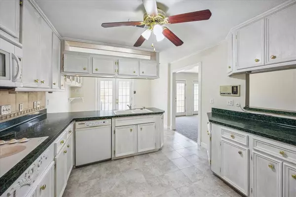 14732 Perthshire RD #B, Houston, TX 77079