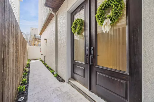 4410 Floyd ST #B, Houston, TX 77007