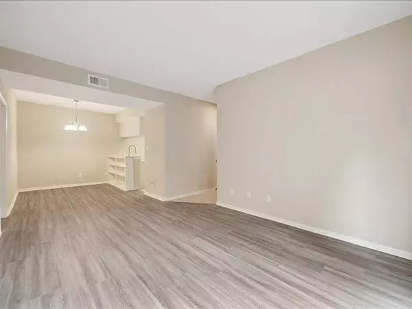 11711 Memorial DR #371, Houston, TX 77024