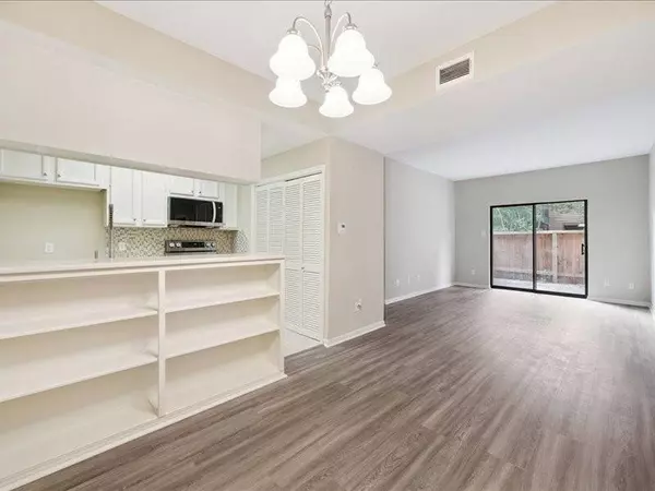 11711 Memorial DR #371, Houston, TX 77024