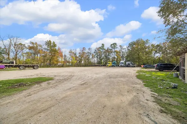 9114 1/2 N Green River DR, Houston, TX 77078