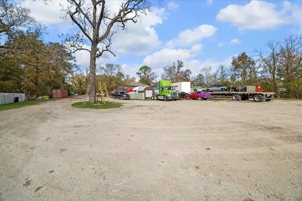 9114 1/2 N Green River DR, Houston, TX 77078