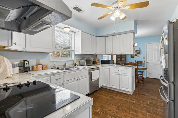 403 Blue Willow DR, Houston, TX 77042
