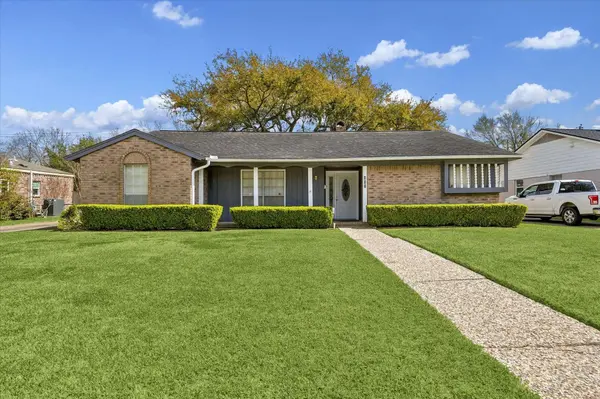 403 Blue Willow DR, Houston, TX 77042