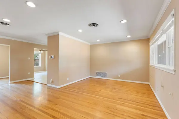 1802 Turnpike RD, Houston, TX 77008