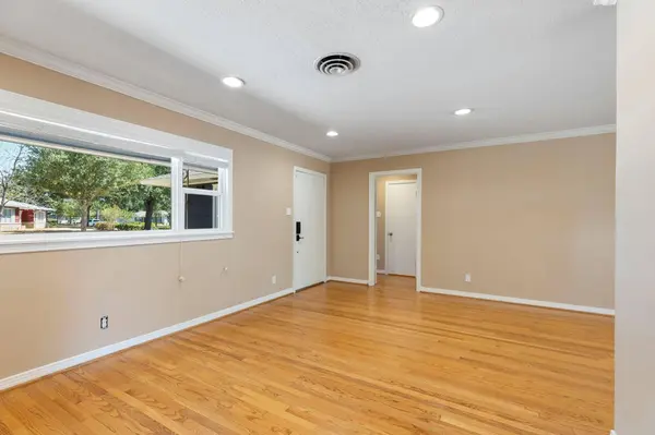 1802 Turnpike RD, Houston, TX 77008