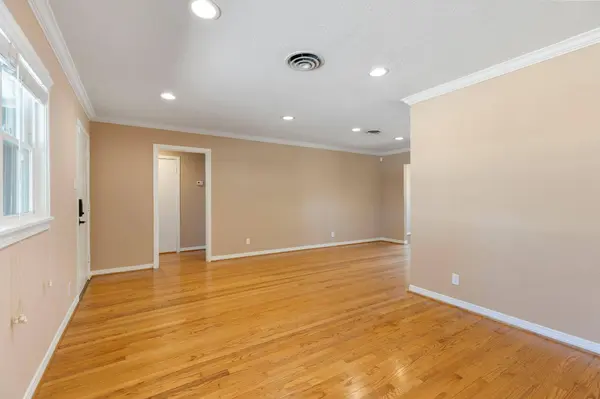 1802 Turnpike RD, Houston, TX 77008