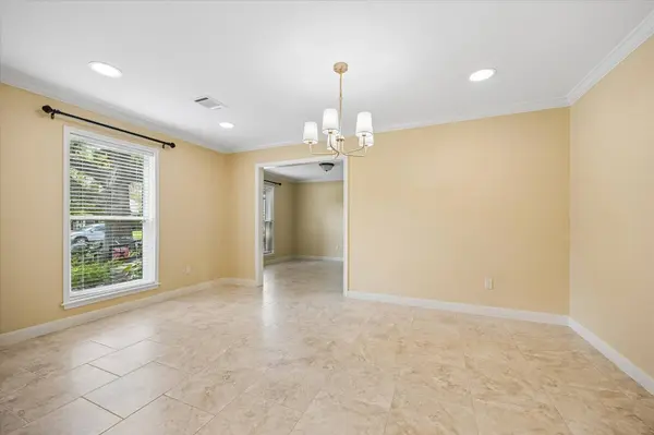 10814 Overbrook LN, Houston, TX 77042