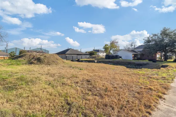 6019 England ST, Houston, TX 77021
