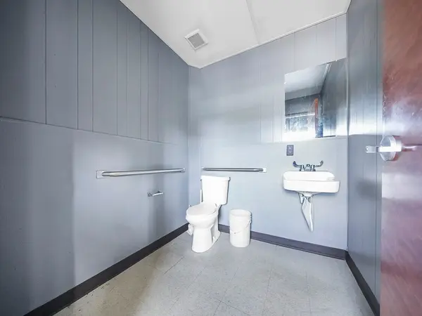 803 N Loop Fwy, Houston, TX 77022-5838