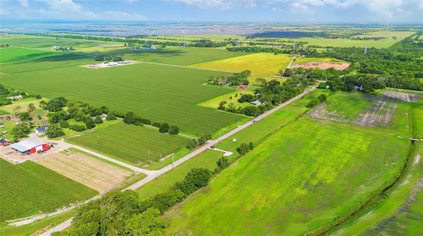 14015 Market LN, Guy, TX 77444