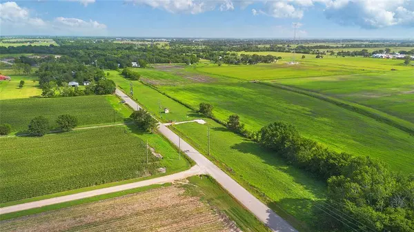 14015 Market LN, Guy, TX 77444