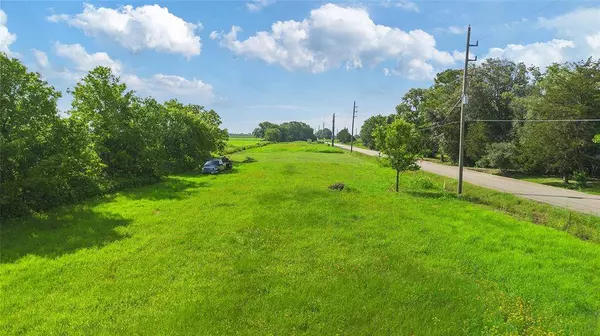 14015 Market LN, Guy, TX 77444