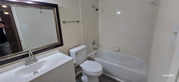 9700 Leawood BLVD #406, Houston, TX 77099