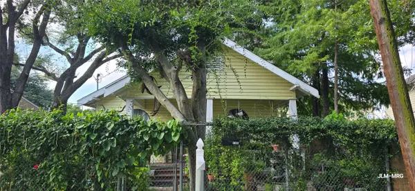 4104 Walker ST, Houston, TX 77023