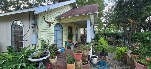 4104 Walker ST, Houston, TX 77023