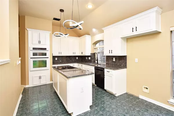 7602 Melody CIR, Houston, TX 77040