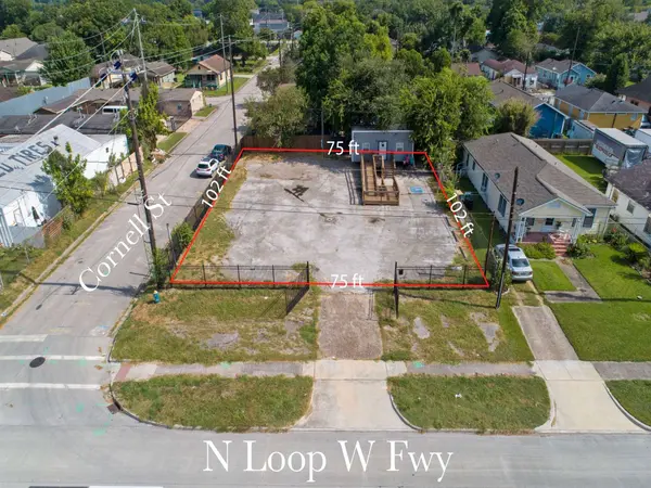 803 N Loop, Houston, TX 77022