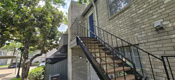 9700 Leawood BLVD #1002, Houston, TX 77099