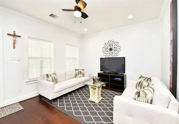 7954 Sparta ST, Houston, TX 77028
