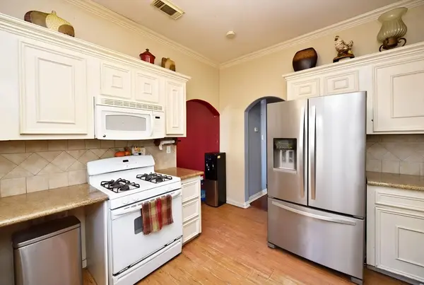 4104 Walker ST, Houston, TX 77023