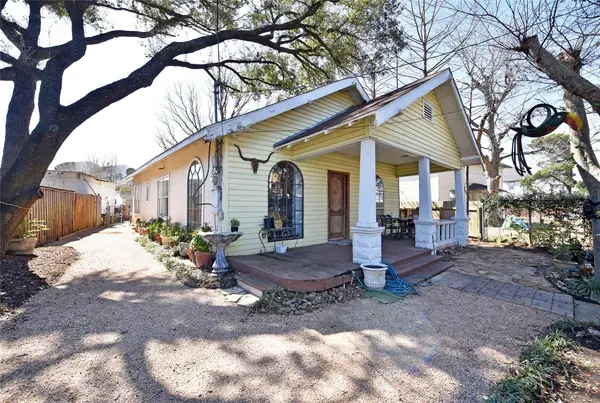 4104 Walker ST, Houston, TX 77023