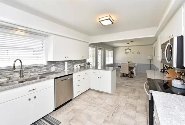 22118 Hufsmith Kohrville RD, Tomball, TX 77375