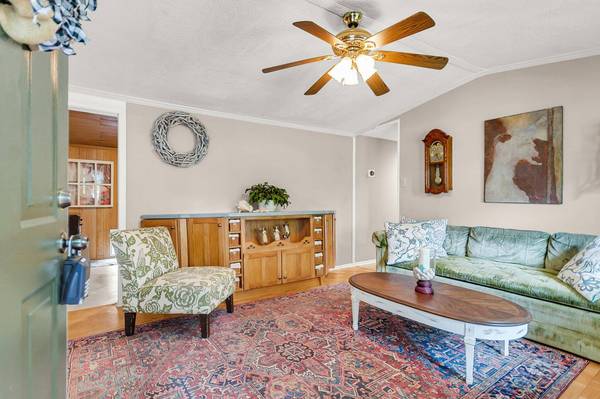 204 W Poplar Branch Dr, Moncks Corner, SC 29461