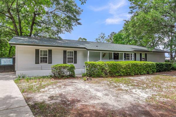 204 W Poplar Branch Dr, Moncks Corner, SC 29461