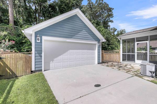 1617 Sparkleberry Ln, Johns Island, SC 29455