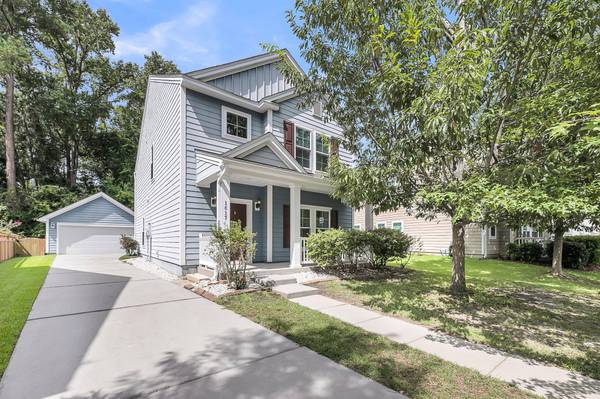 1617 Sparkleberry Ln, Johns Island, SC 29455