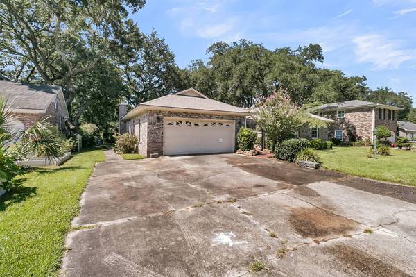 11 Trachelle Ln, Charleston, SC 29407