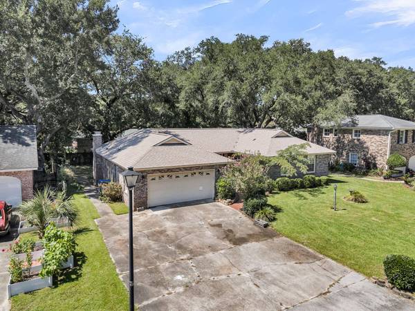 11 Trachelle Ln, Charleston, SC 29407