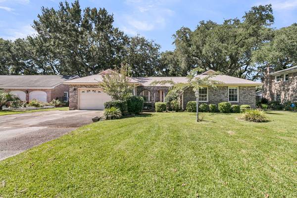 11 Trachelle Ln, Charleston, SC 29407