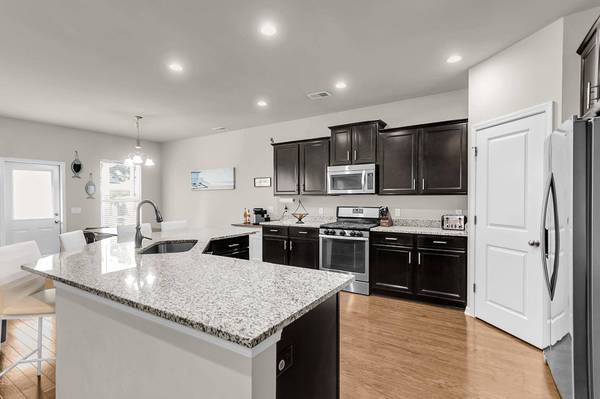 1563 Pixley St, Charleston, SC 29414