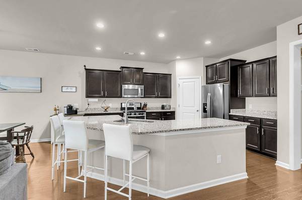 1563 Pixley St, Charleston, SC 29414