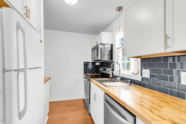 301 Lakeside Dr #C-1, Mount Pleasant, SC 29464