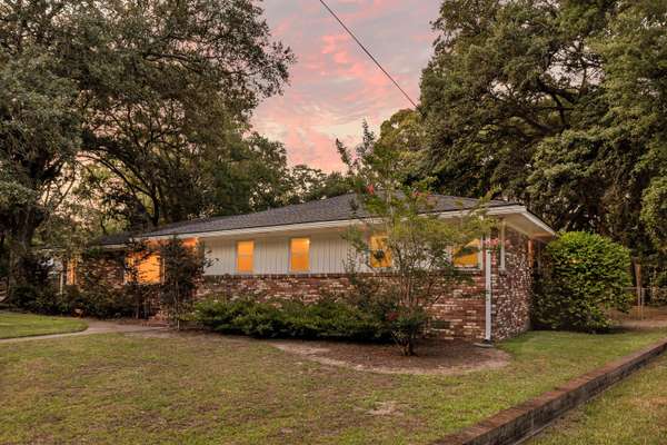 1114 Northbridge Dr, Charleston, SC 29407