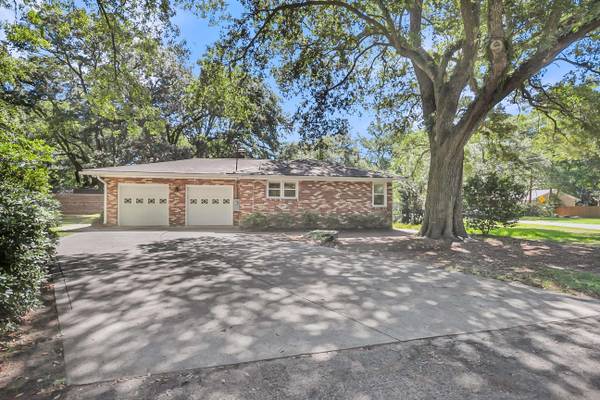 1114 Northbridge Dr, Charleston, SC 29407