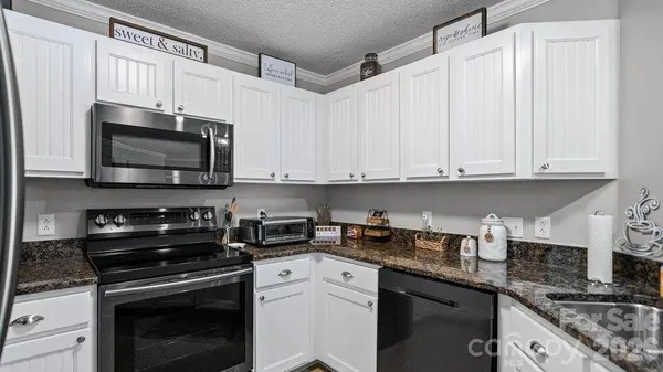 1338 Torrence CIR, Davidson, NC 28036