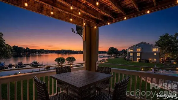 1338 Torrence CIR, Davidson, NC 28036