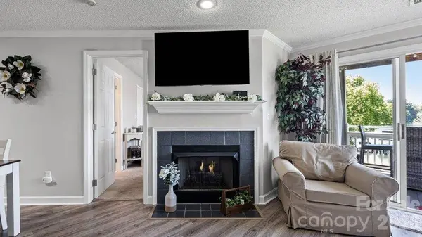 1338 Torrence CIR, Davidson, NC 28036