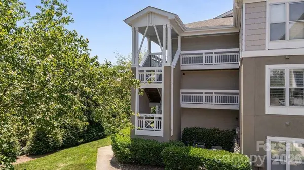 1338 Torrence CIR, Davidson, NC 28036